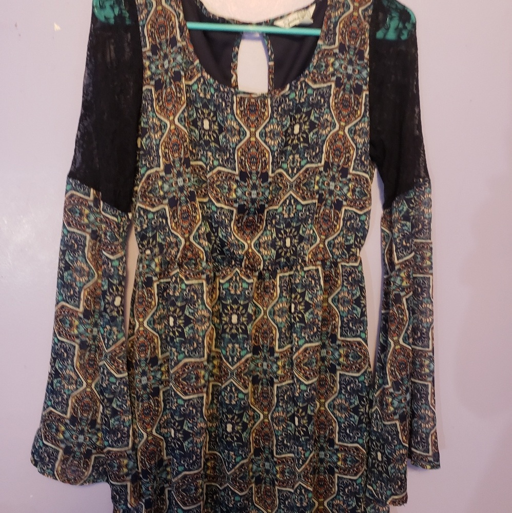 Dresses - Picture 5 of 7